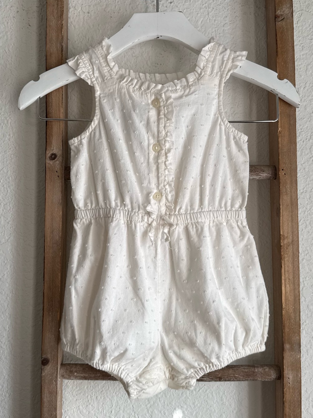 GAP Baby Ivory Raised Dotted Ruffle Collar Romper sz: 18-24M